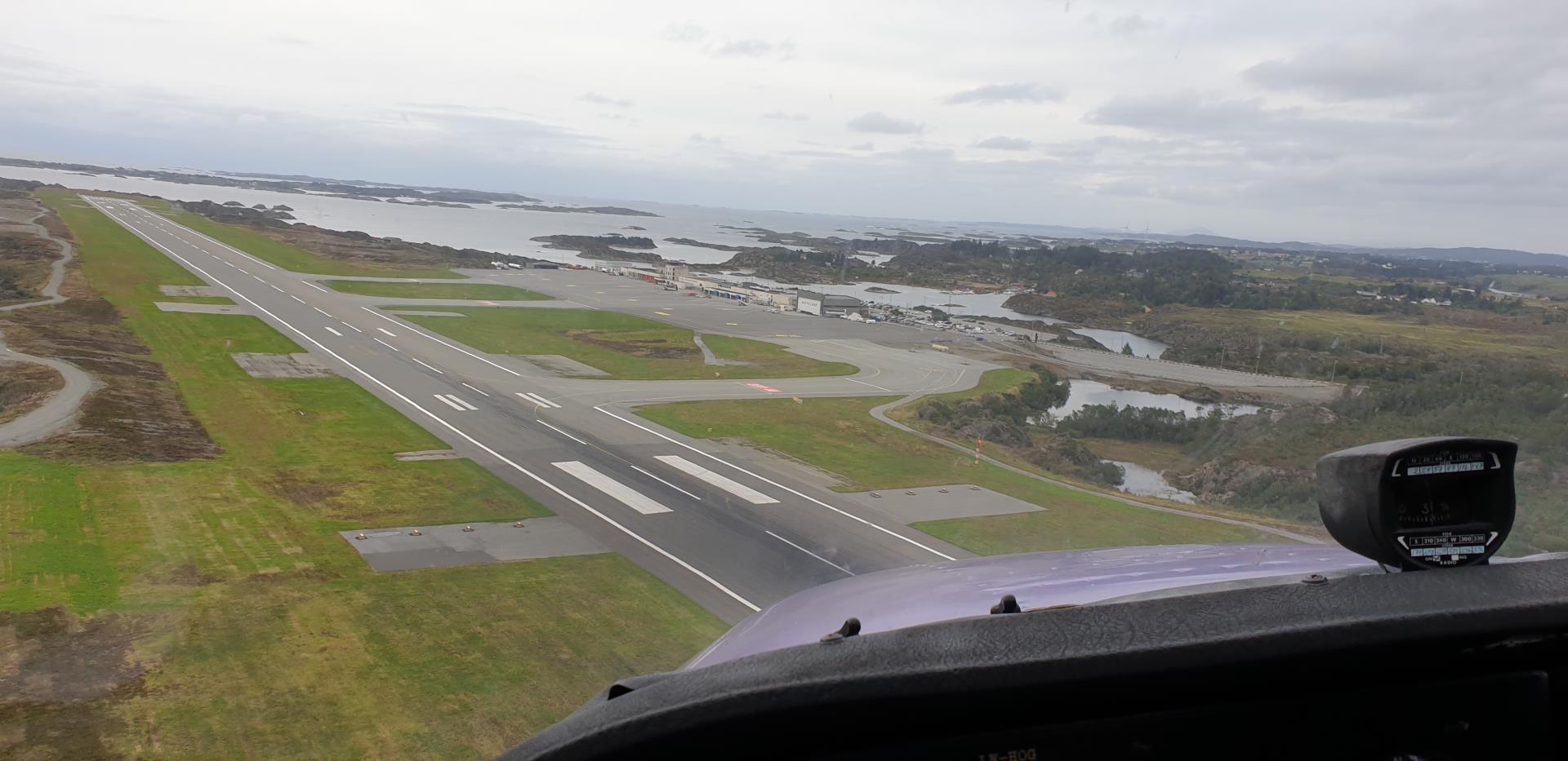 Power off turn back to opposite runway