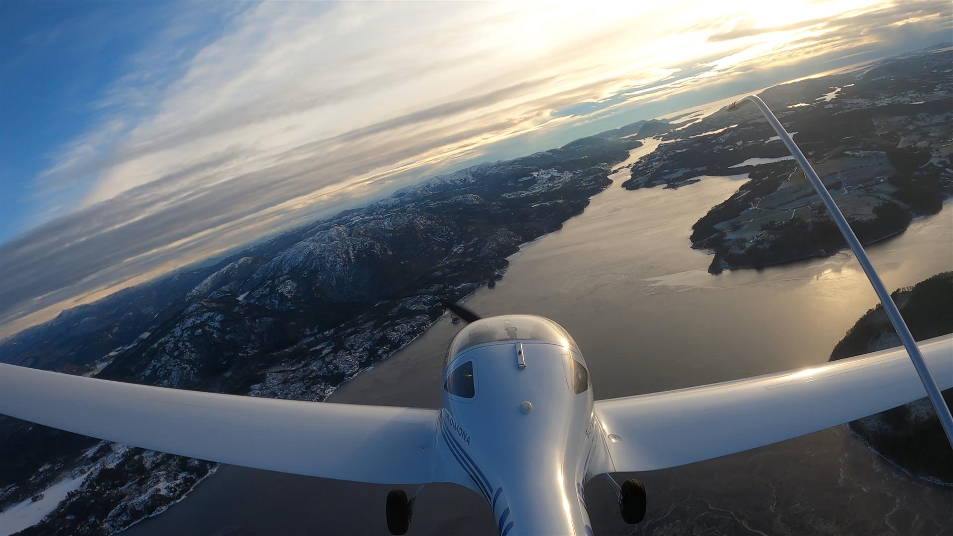 LN-GJP i Skjold training area