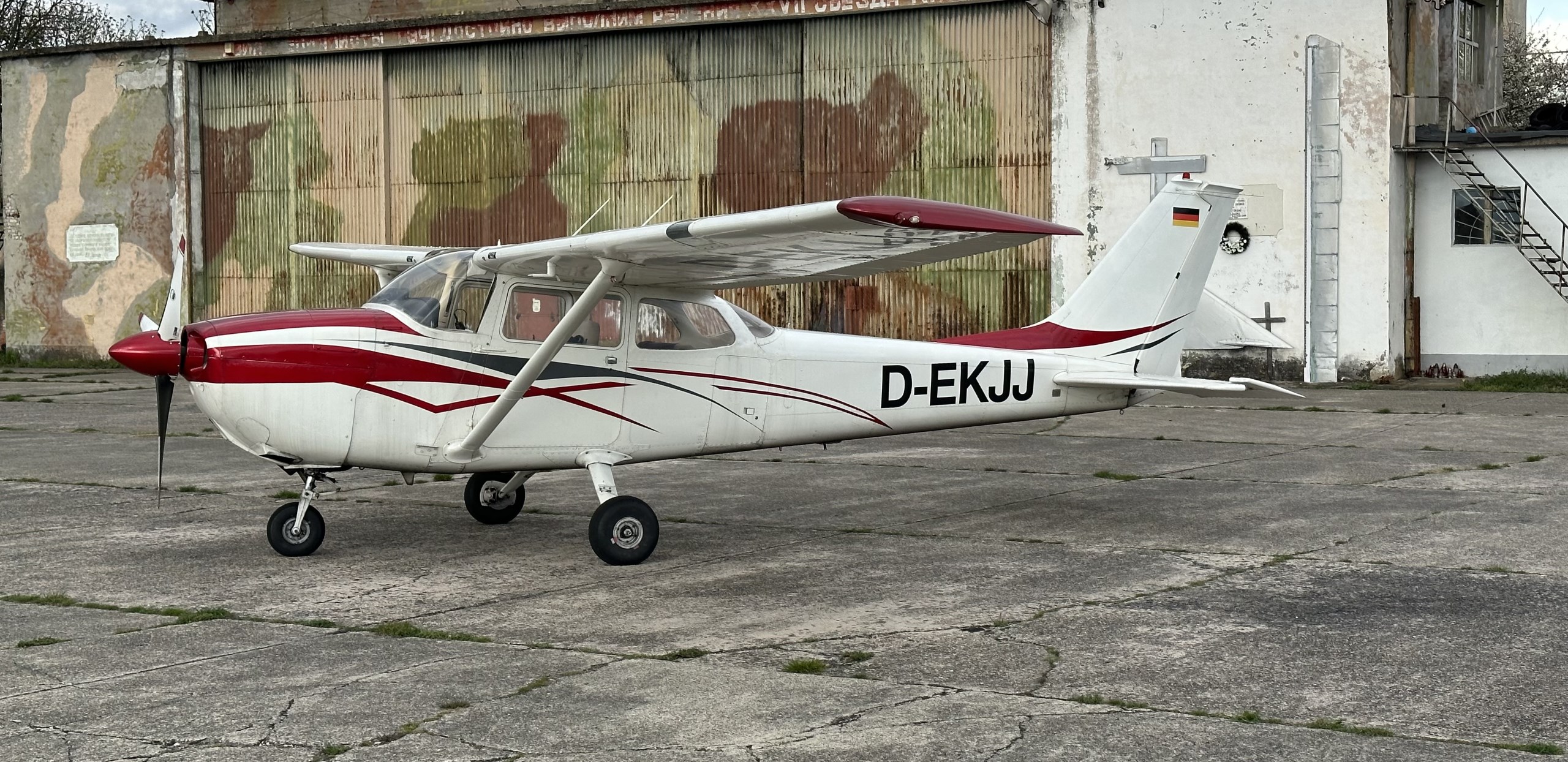 D-EKJJ