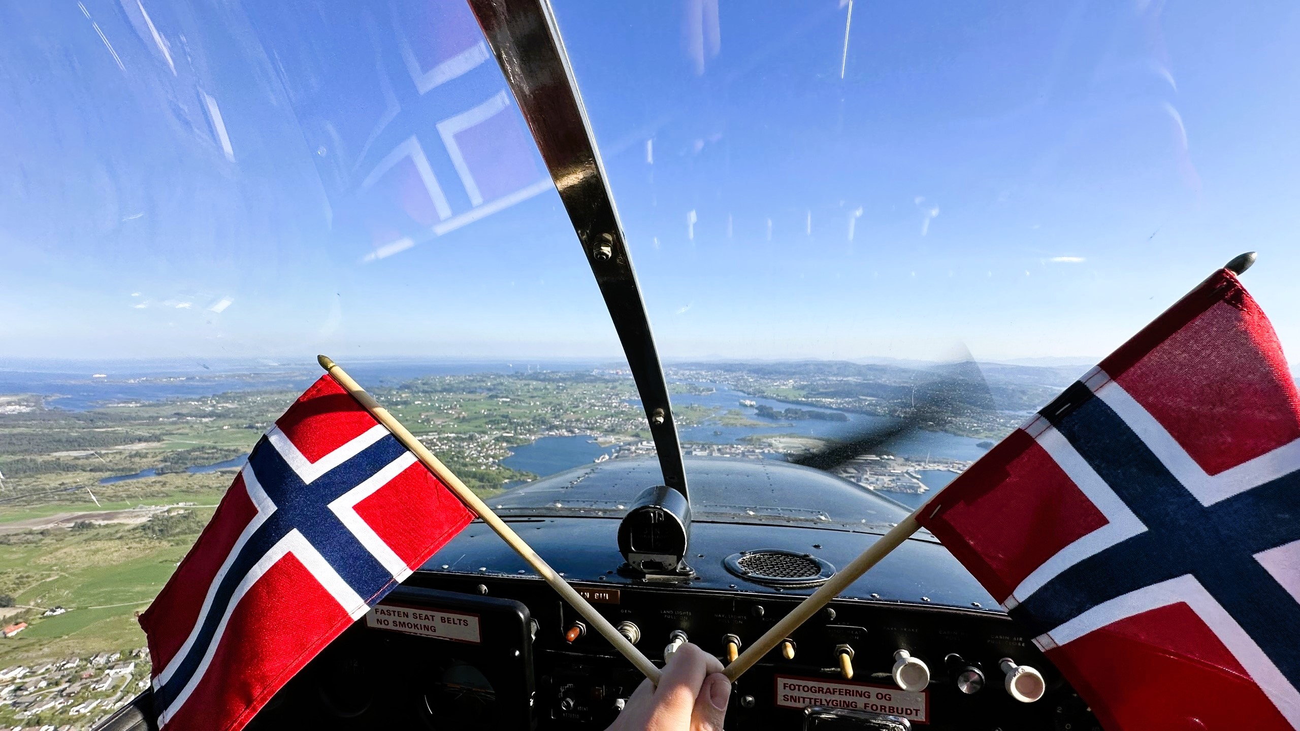 image from Årets nasjonaldagsflytur