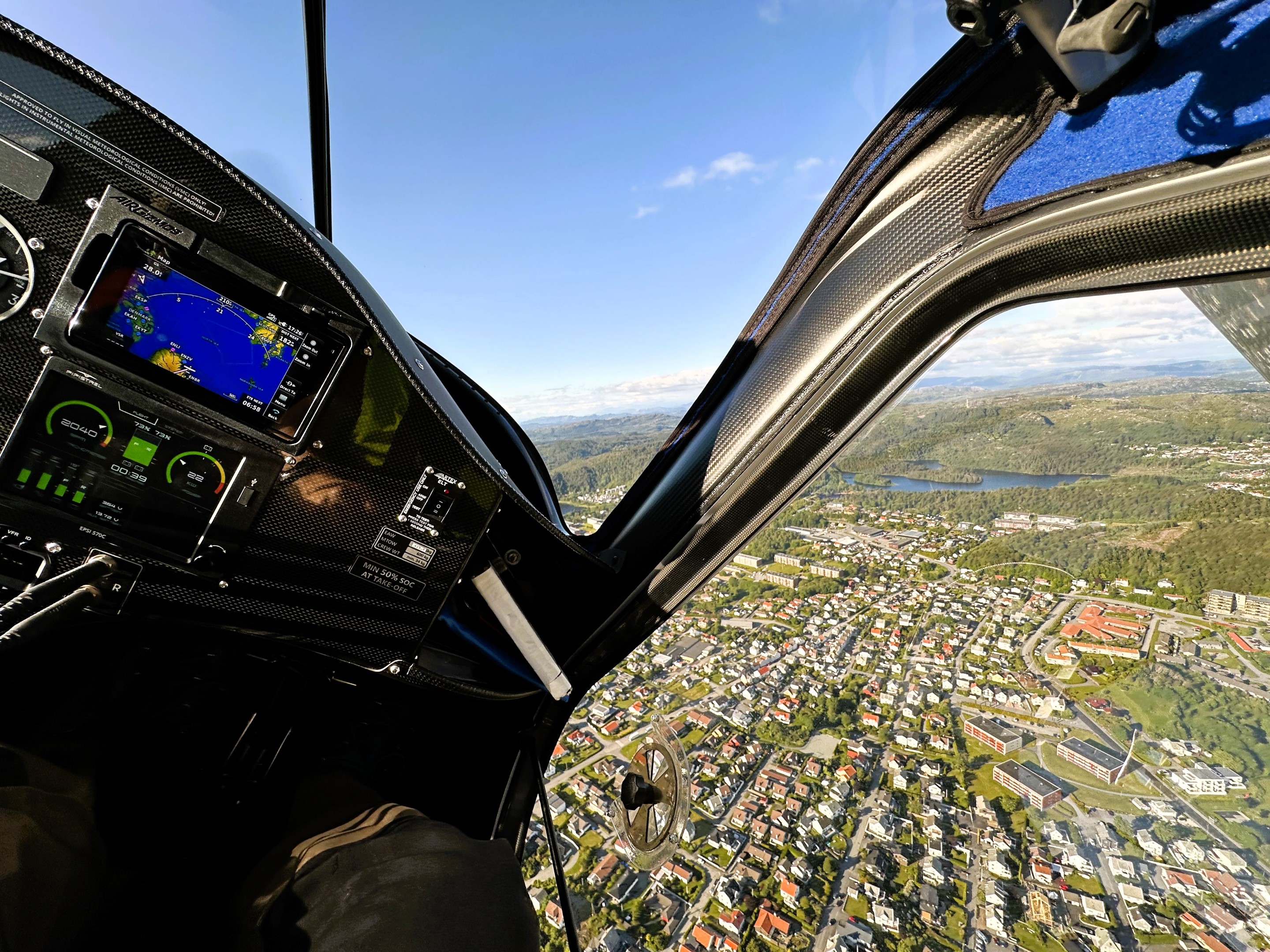 Over Haugesund i LN-ELB