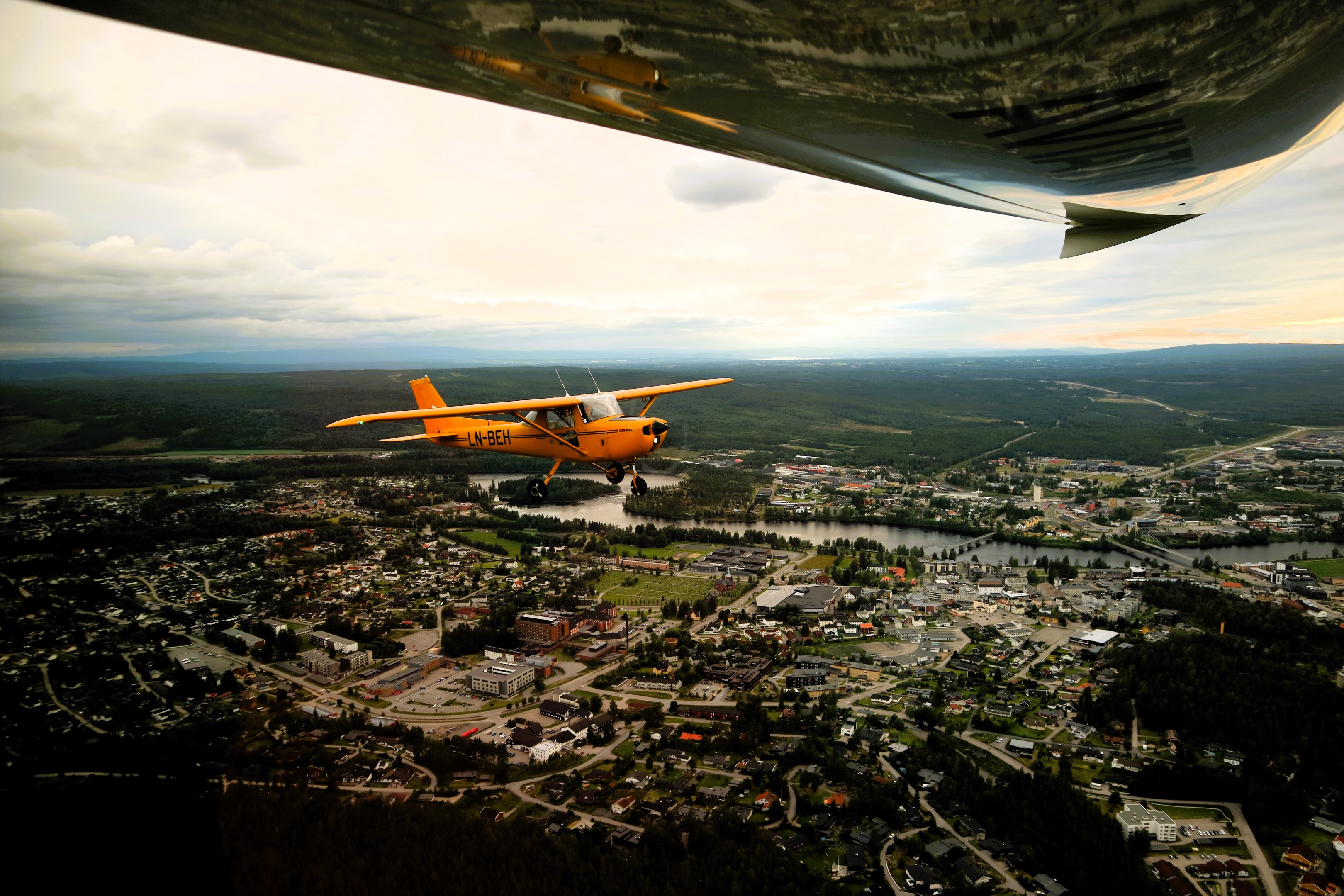 LN-BEH over Elverum